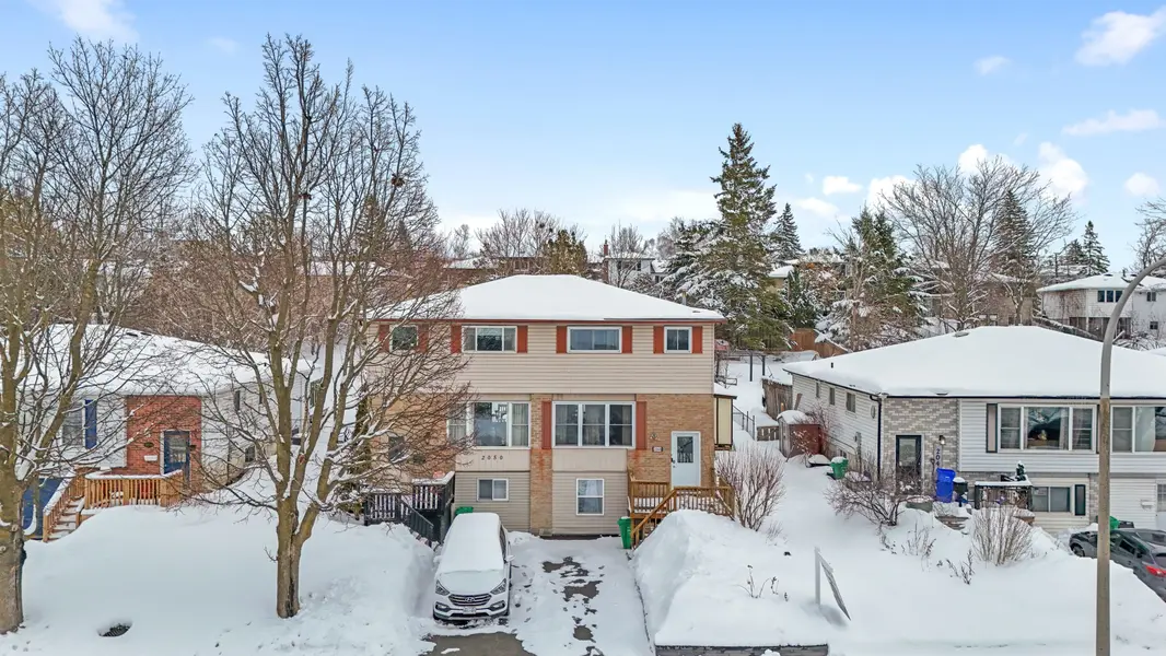 2048 Walker AVE, Peterborough, ON K9L 1S1