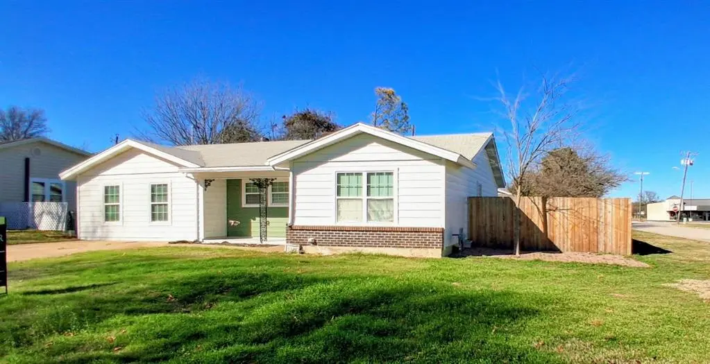 5329 Madella Street, Haltom City, TX 76117
