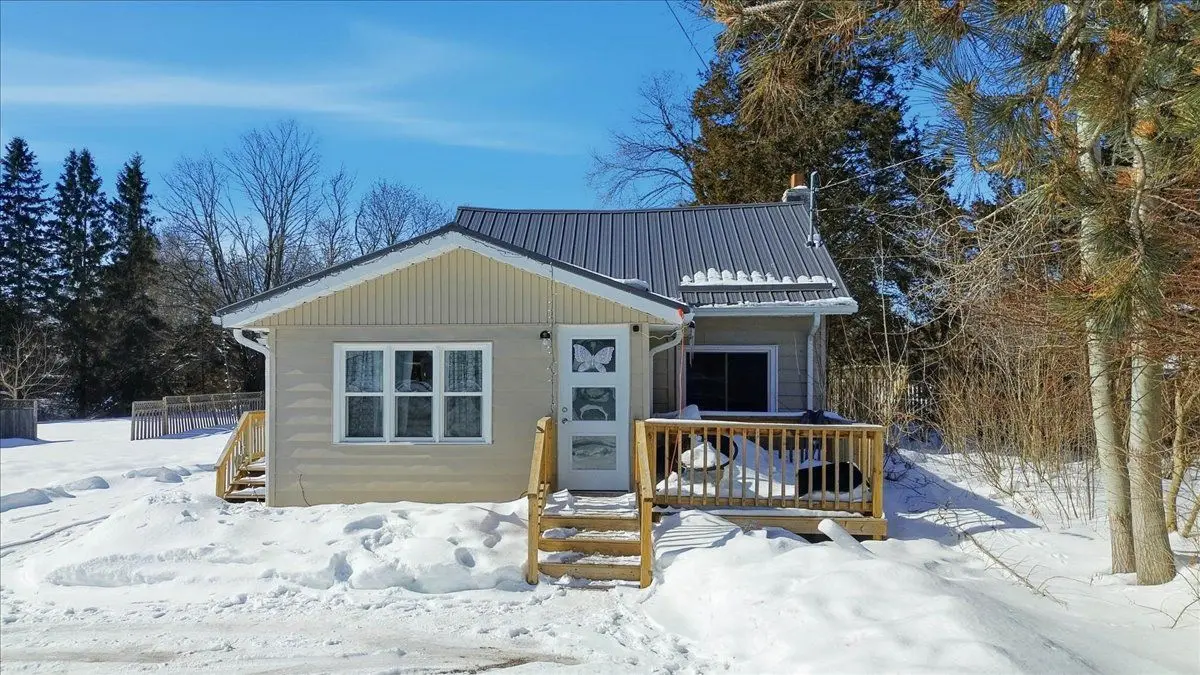 22166 Loyalist Pkwy, Quinte West, ON K0K 1L0