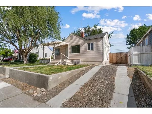 Hermiston, OR 97838,561 E RIDGEWAY AVE