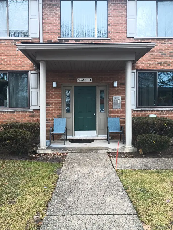 32608 E Harper AVE N #32, St. Clair Shores, MI 48082