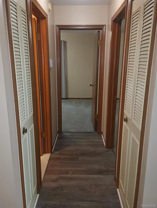 32608 E Harper AVE N #32, St. Clair Shores, MI 48082