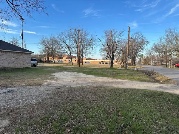 299 Crenshaw Street, Terrell, TX 75160