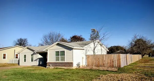 5329 Madella Street, Haltom City, TX 76117