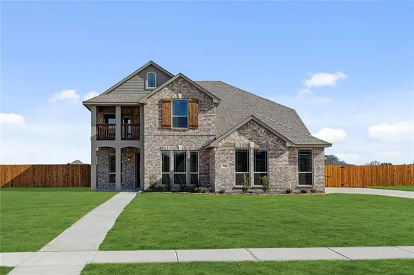 590 Crystal Lake Lane, Red Oak, TX 75154