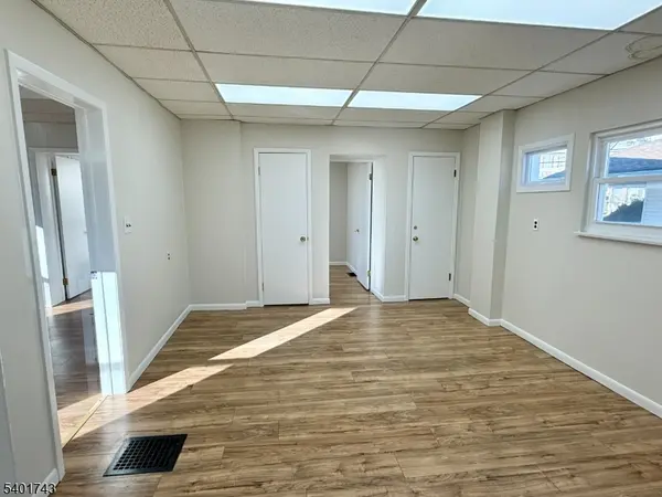 102 Grove St, Somerville Boro, NJ 08876