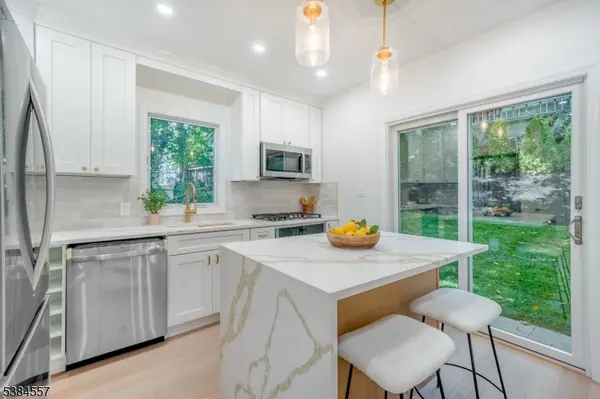 5 Brookside Drive, Millburn Twp., NJ 07041