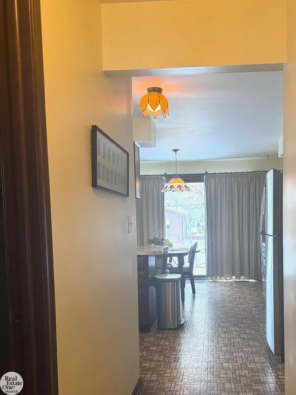 5374 Pointe DR, East China Twp, MI 48054