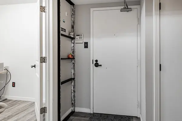 25 Maitland ST #505, Toronto C08, ON M4Y 2W1