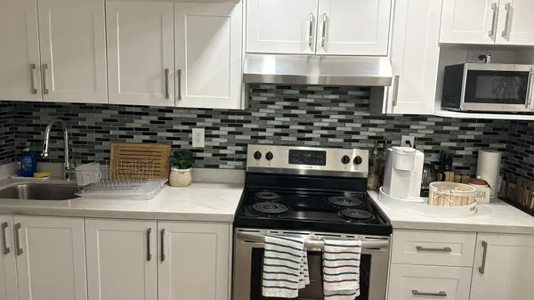 252 Howell CRES #Bsmt, Pickering, ON L1V 6C3