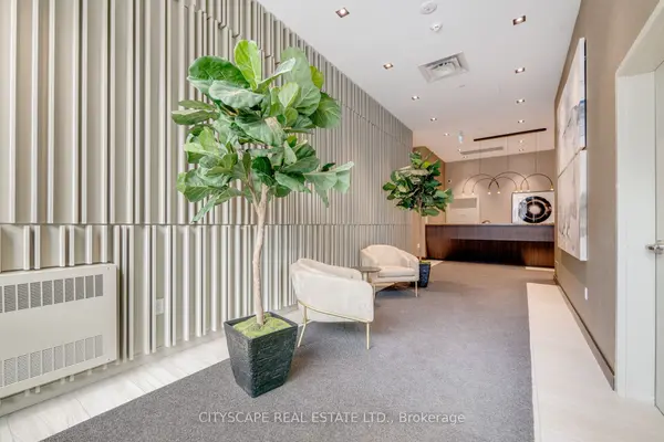 60 Honeycrisp CRES #210, Vaughan, ON L4K 0N5