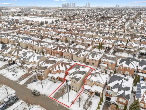 47 Amparo DR, Vaughan, ON L4H 2L7