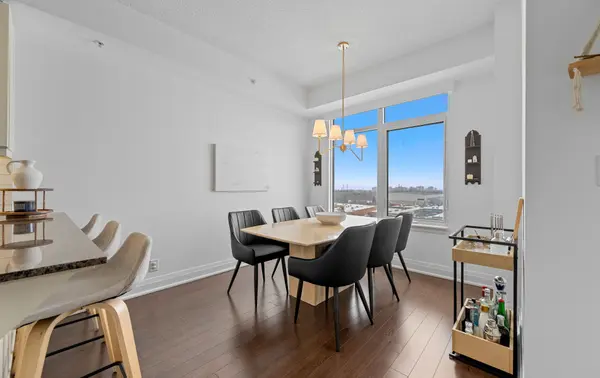 24 Woodstream BLVD #815, Vaughan, ON L4L 8C4