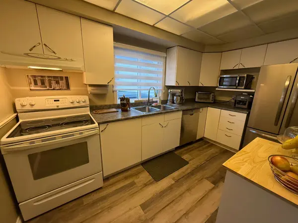 52 MACPHERSON AVE, Kirkland Lake, ON P2N 1B9