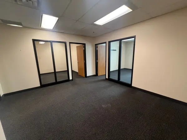 1540 Cornwall RD #212, Oakville, ON L6J 7W5