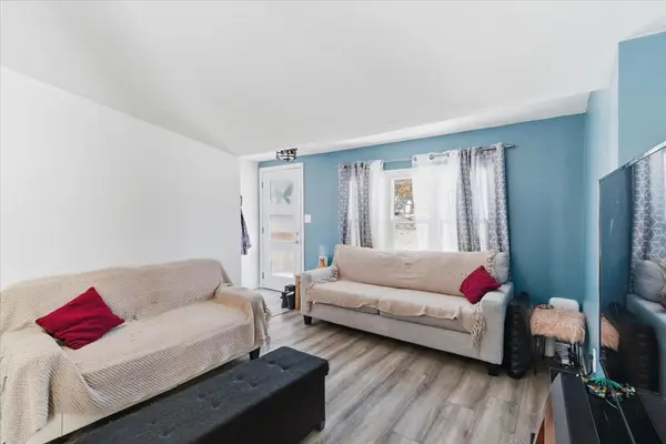 22166 Loyalist Pkwy, Quinte West, ON K0K 1L0