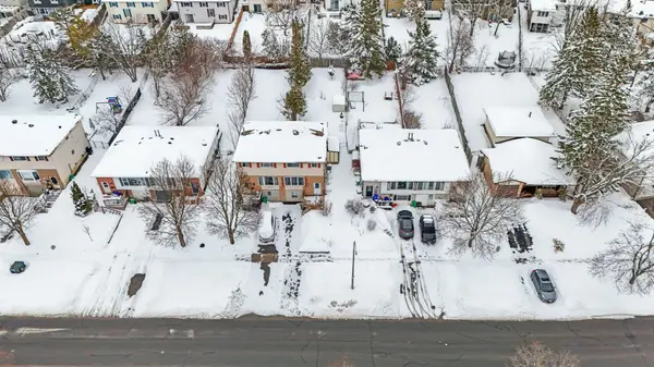 2048 Walker AVE, Peterborough, ON K9L 1S1