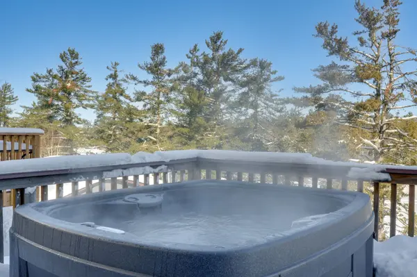 1912 Muskoka Rd/ Hwy 169 RD, Gravenhurst, ON P1P 1R2