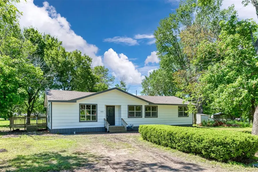 103 Ivy Street, Goodlow, TX 75144