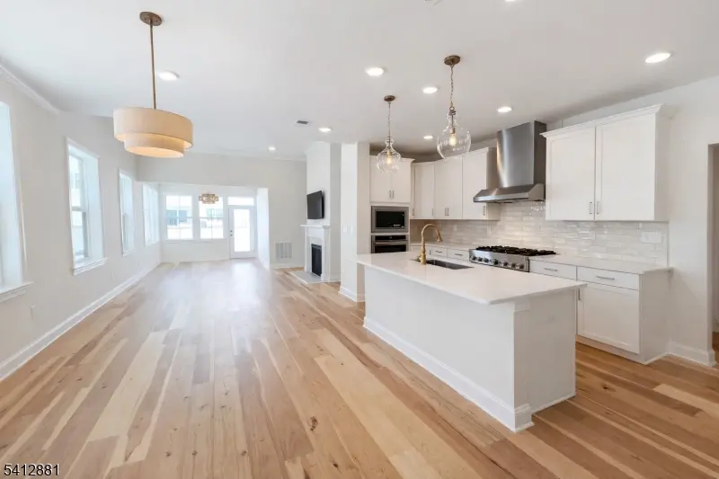 18 Whitaker Ln, Far Hills Boro, NJ 07931