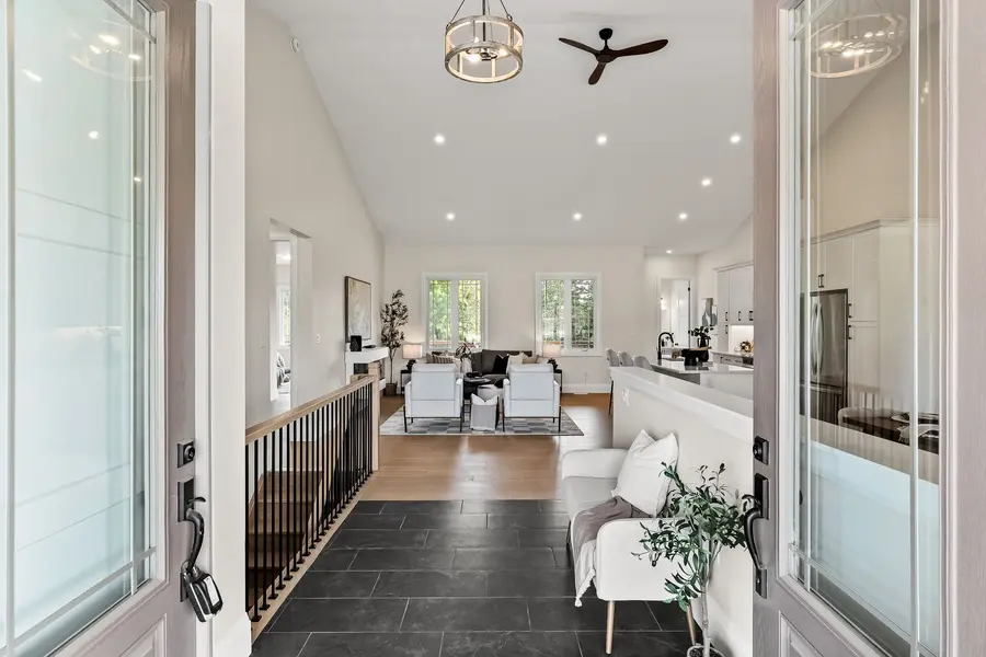 8 CAMERON CT, Cavan Monaghan, ON L0A 1C0