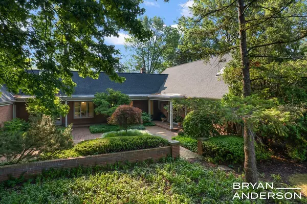 3150 Manhattan LN SE, East Grand Rapids, MI 49506