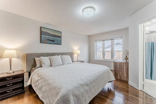 179 Warwick CRES, Newmarket, ON L3X 2S3