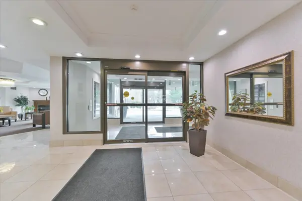 2010 Islington AVE #PH03, Toronto W09, ON M9P 3S8