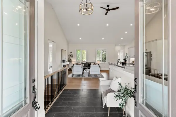 8 CAMERON CT, Cavan Monaghan, ON L0A 1C0