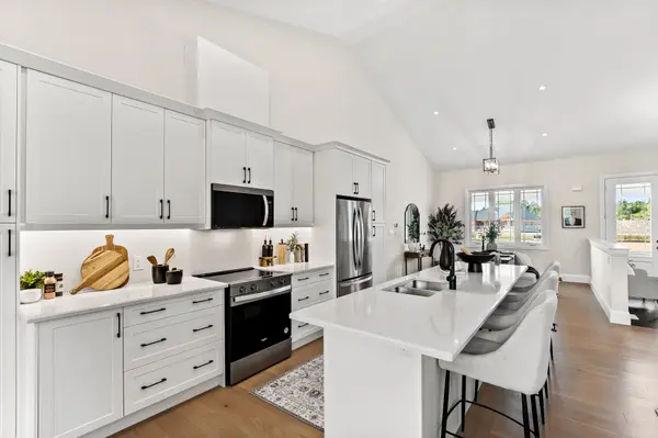 8 CAMERON CT, Cavan Monaghan, ON L0A 1C0