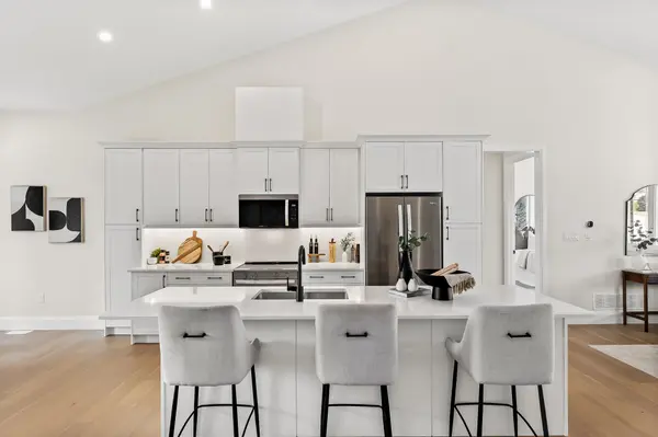 8 CAMERON CT, Cavan Monaghan, ON L0A 1C0