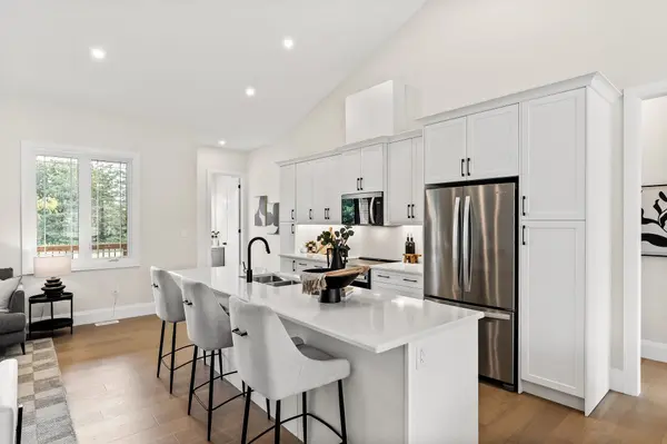 8 CAMERON CT, Cavan Monaghan, ON L0A 1C0