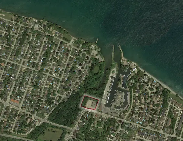 3 Lake ST, Grimsby, ON L3M 2G4