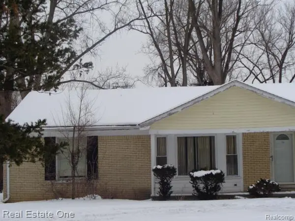 19375 Addison DR, Southfield, MI 48075