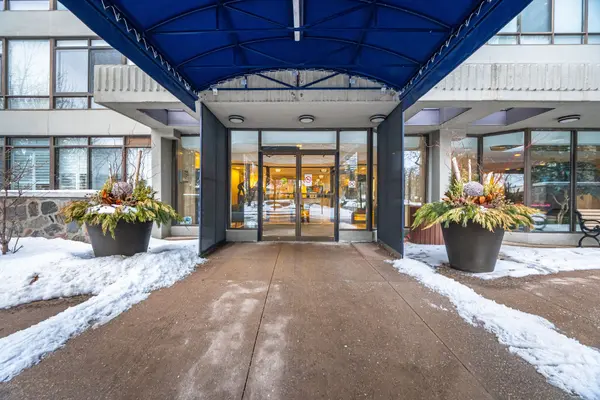 65 Skymark DR #2801, Toronto C15, ON M2H 3N9