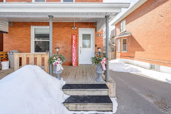 37 Elgin ST E, Oshawa, ON L1G 1S9