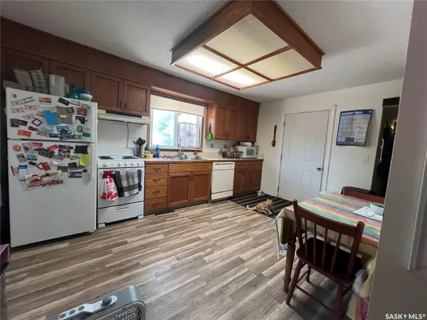 405 Sussex AVENUE, Esterhazy, SK S0A 0X0