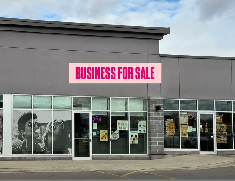 57 HARRY WALKER Pkwy S #4-6, Newmarket, ON L3Y 0G3