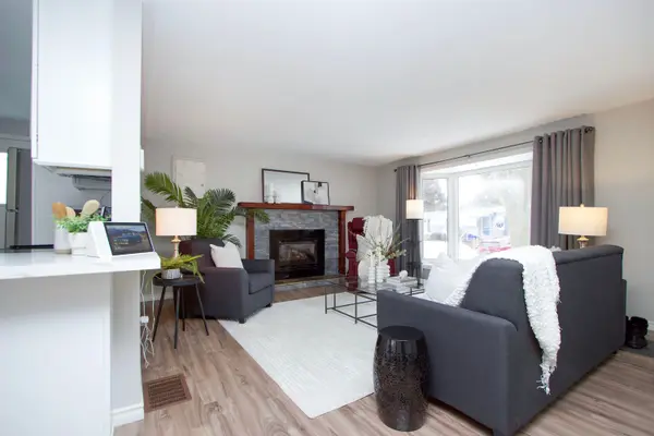 71 Bluffs RD, Clarington, ON L1B 1A6