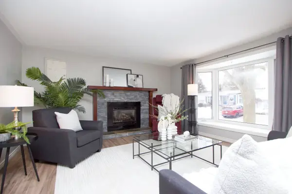 71 Bluffs RD, Clarington, ON L1B 1A6