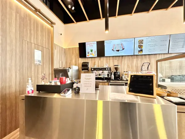 57 HARRY WALKER Pkwy S #4-6, Newmarket, ON L3Y 0G3