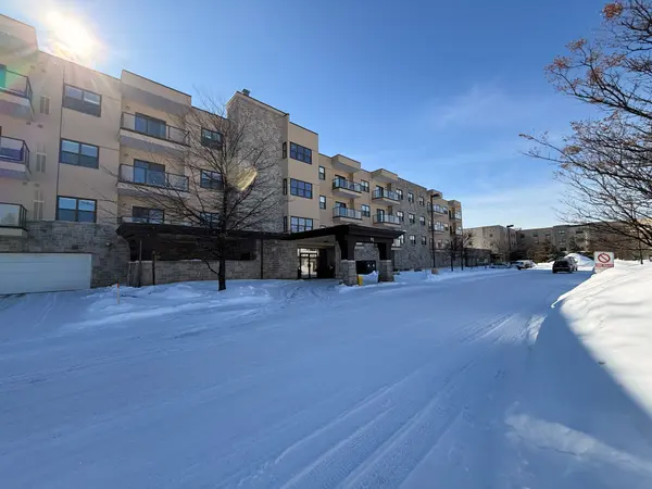 91 RAGLAN ST #303, Collingwood, ON L9Y 4V3