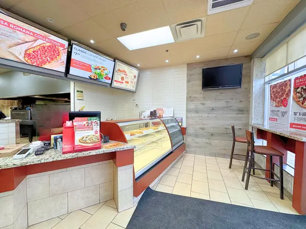 960 Southdown RD #C10, Mississauga, ON L5J 2Y4