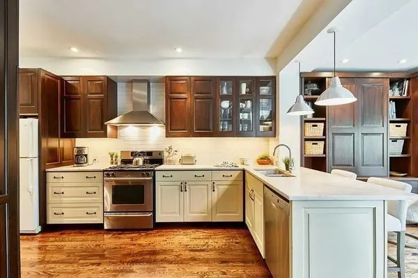 71 Gilmour AVE, Toronto W02, ON M6P 3A8