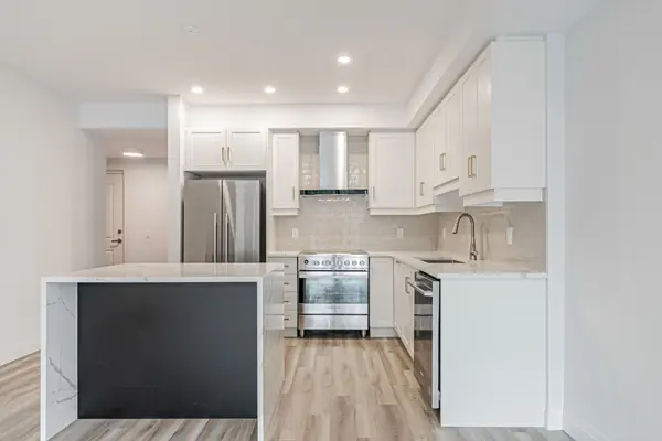 153 Wilson AVE #103, Hamilton, ON L9G 1N4