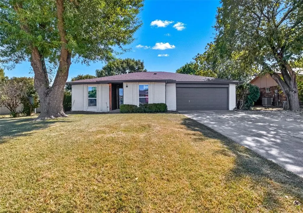 702 Coolwood Lane, Mesquite, TX 75149