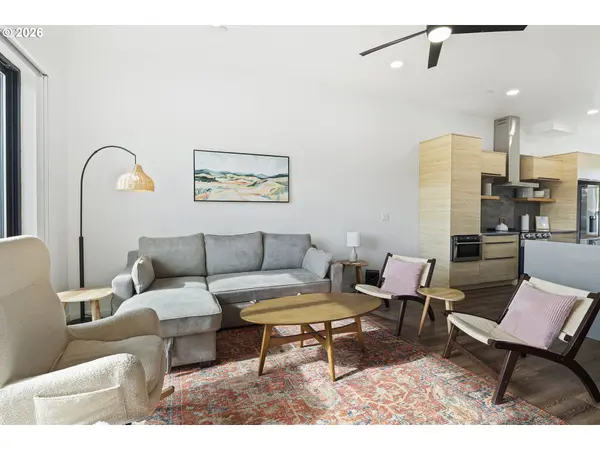 280 NW Huckleberry ST #6, Waldport, OR 97394