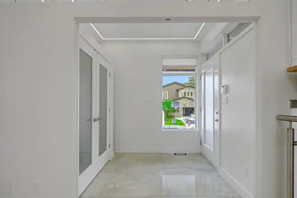 298 Crestview RD, Alta Vista And Area, ON K1H 5G6