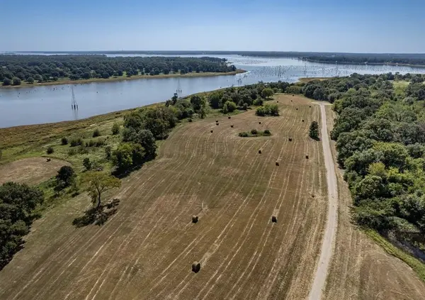 343 Private Road 7327, Emory, TX 75440