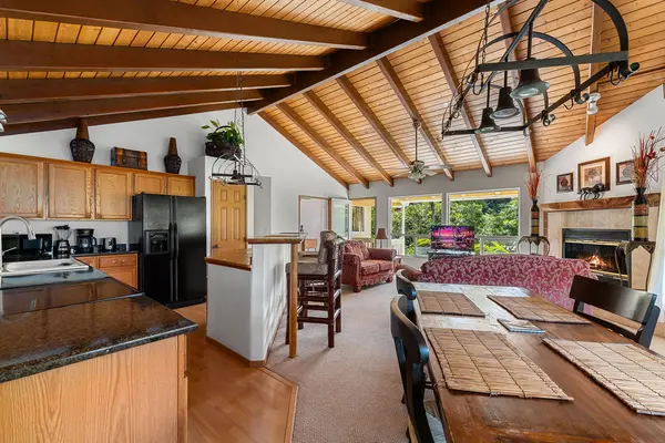 1444 KUIAHA RD, Haiku, HI 96708